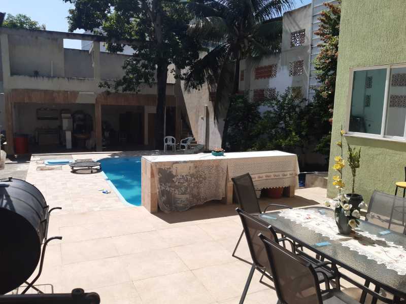 Casa à venda com 4 quartos, 220m² - Foto 25