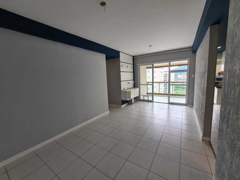 Apartamento à venda com 2 quartos, 76m² - Foto 3