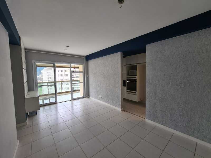 Apartamento à venda com 2 quartos, 76m² - Foto 4