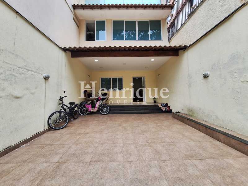 Casa, 4 quartos, 228 m² - Foto 1