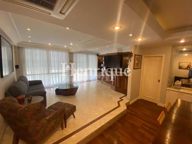 Apartamento, 3 quartos, 150 m² - Foto 2