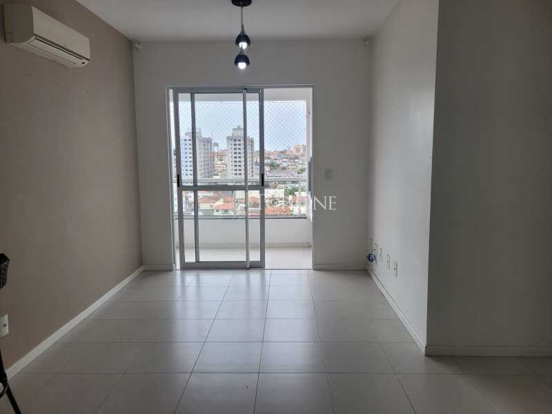 Apartamento à venda com 2 quartos, 67m² - Foto 4