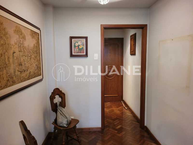 Apartamento à venda com 3 quartos, 132m² - Foto 18