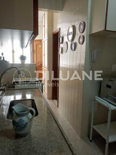 Apartamento à venda com 3 quartos, 132m² - Foto 22