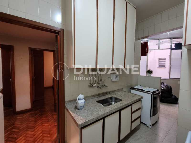 Apartamento à venda com 3 quartos, 132m² - Foto 29