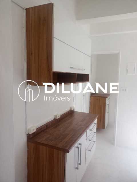 Apartamento à venda com 2 quartos, 70m² - Foto 11