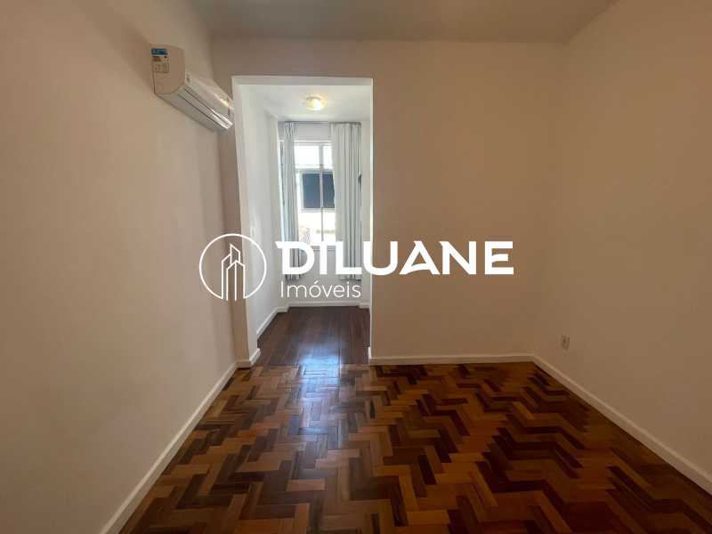 Apartamento à venda com 2 quartos, 66m² - Foto 4