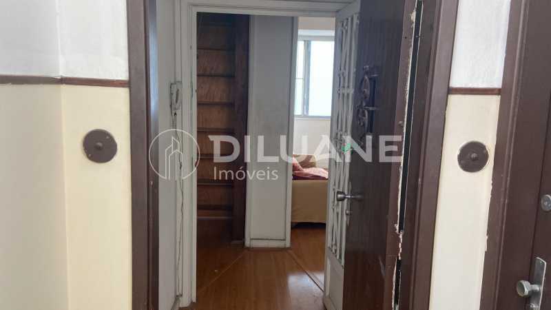 Apartamento à venda com 3 quartos, 100m² - Foto 2