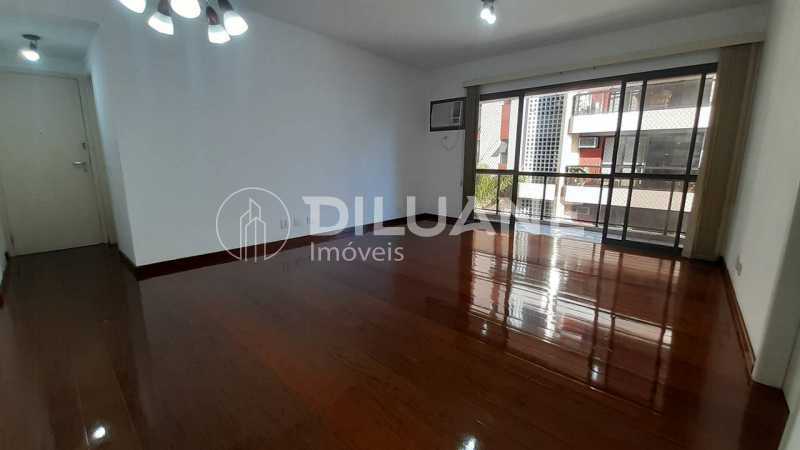 Apartamento à venda com 3 quartos, 128m² - Foto 3