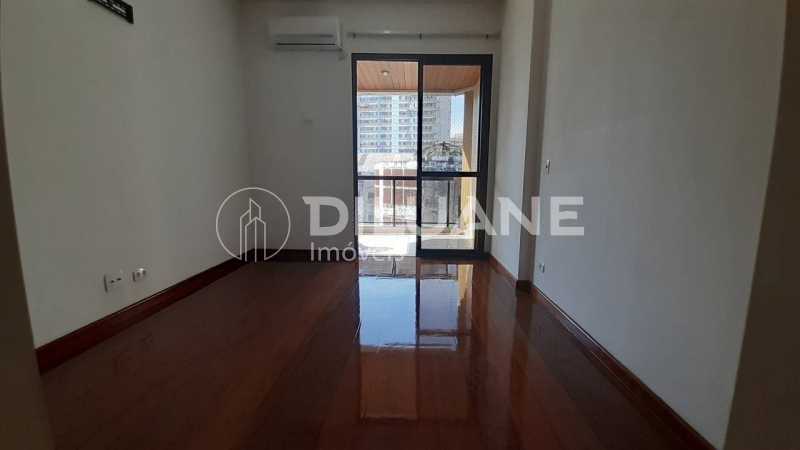 Apartamento à venda com 3 quartos, 128m² - Foto 7