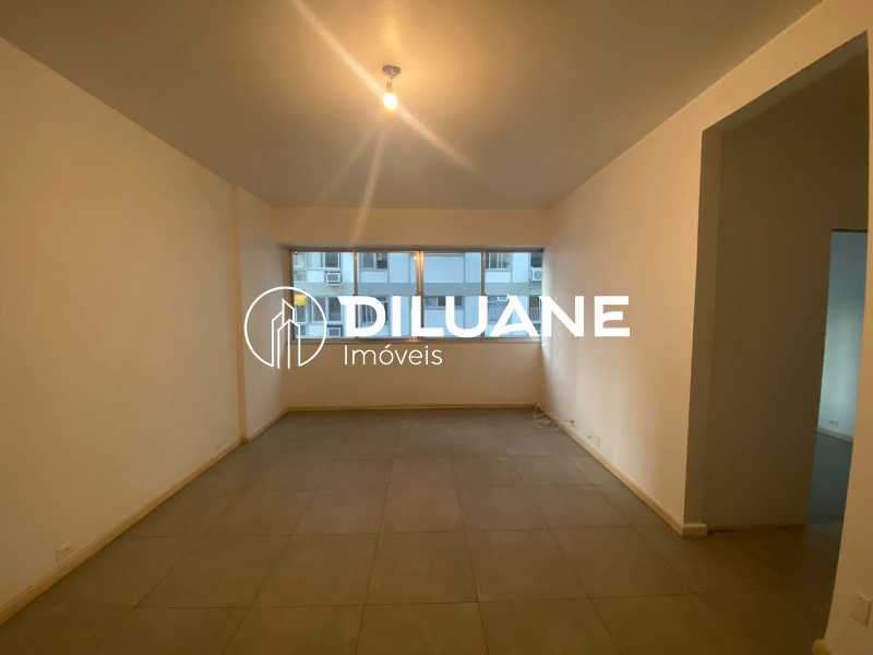 Apartamento à venda com 3 quartos, 90m² - Foto 2