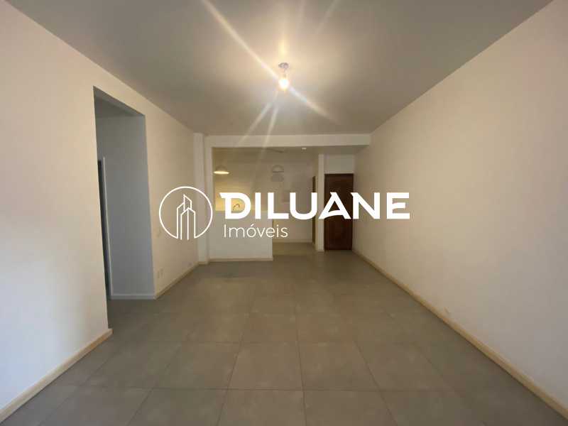 Apartamento à venda com 3 quartos, 90m² - Foto 3