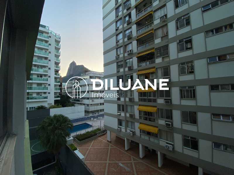 Apartamento à venda com 3 quartos, 90m² - Foto 1