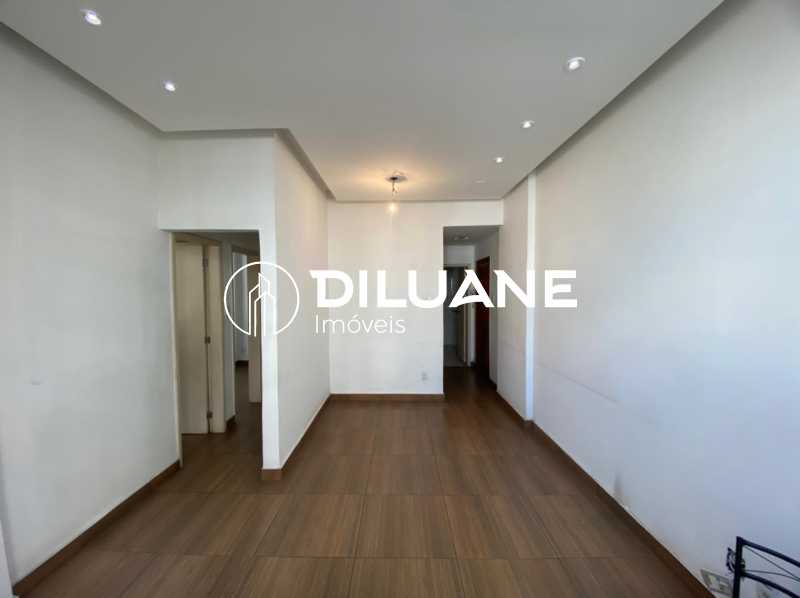 Apartamento à venda com 2 quartos, 70m² - Foto 4