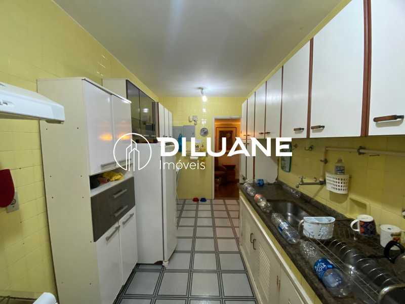 Apartamento à venda com 4 quartos, 270m² - Foto 19