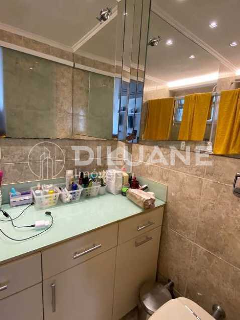 Apartamento à venda com 2 quartos, 80m² - Foto 29