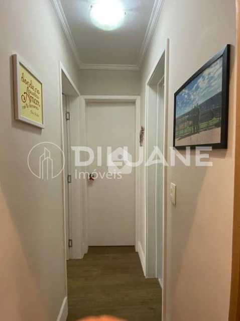 Apartamento à venda com 2 quartos, 80m² - Foto 37