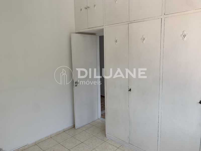 Apartamento à venda com 2 quartos, 70m² - Foto 6