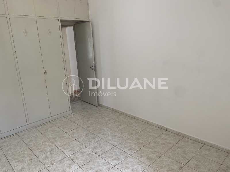 Apartamento à venda com 2 quartos, 70m² - Foto 12