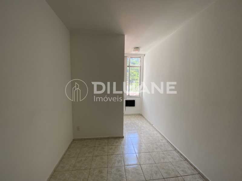 Apartamento à venda com 2 quartos, 70m² - Foto 13