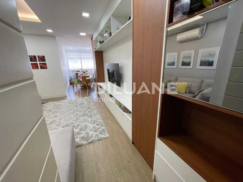 Apartamento à venda com 3 quartos, 130m² - Foto 3