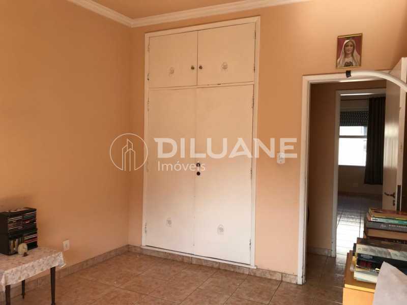 Apartamento à venda com 3 quartos, 106m² - Foto 13