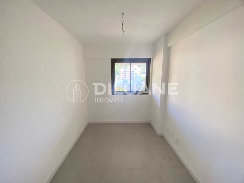 Apartamento à venda com 3 quartos, 113m² - Foto 12