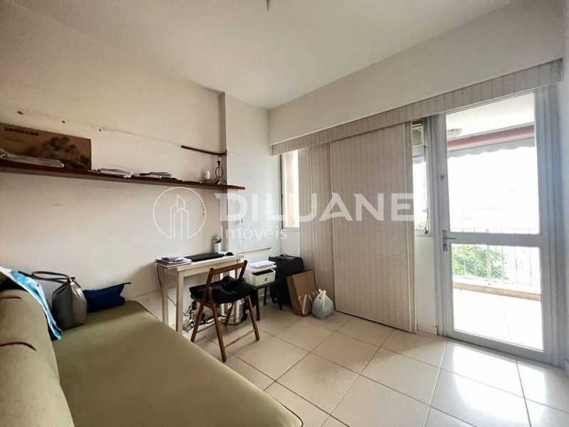 Apartamento à venda com 3 quartos, 159m² - Foto 6