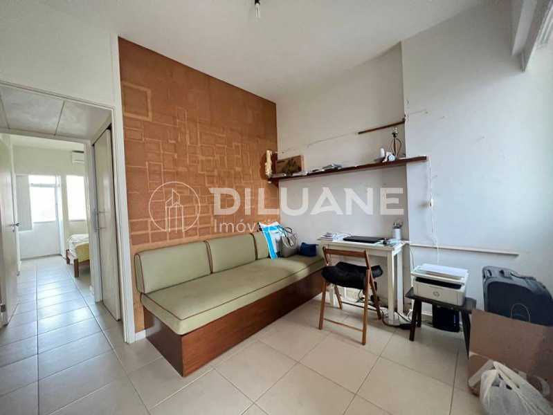 Apartamento à venda com 3 quartos, 159m² - Foto 9