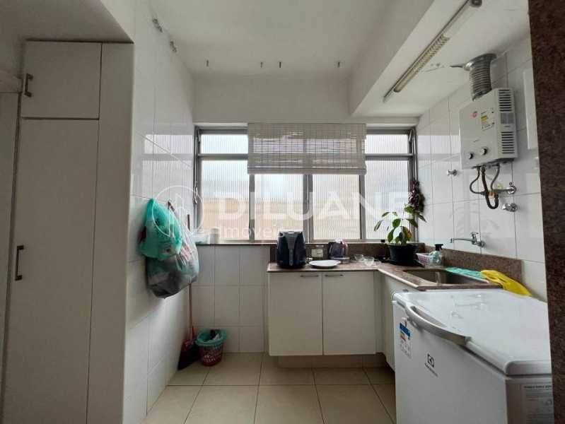 Apartamento à venda com 3 quartos, 159m² - Foto 26