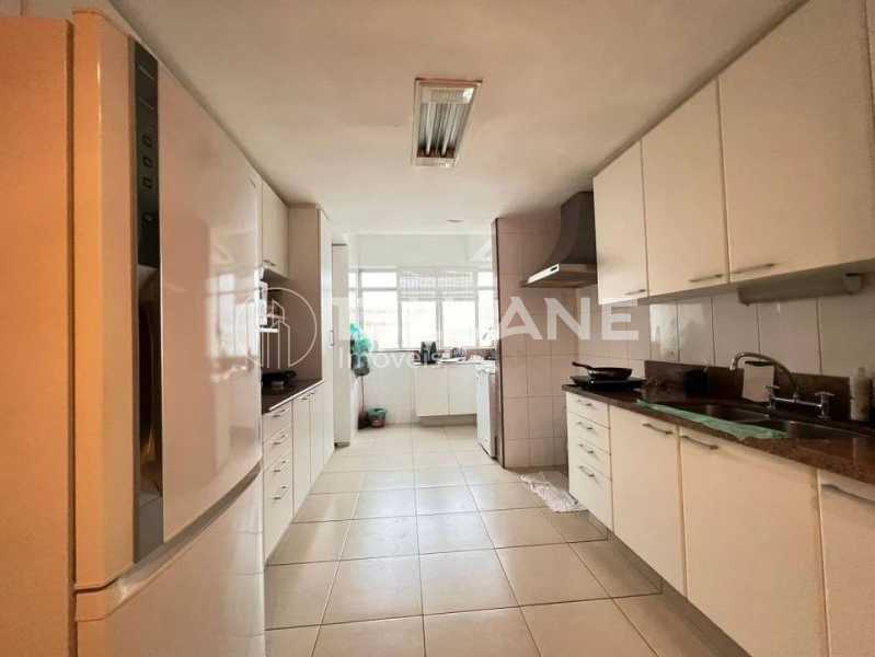 Apartamento à venda com 3 quartos, 159m² - Foto 17