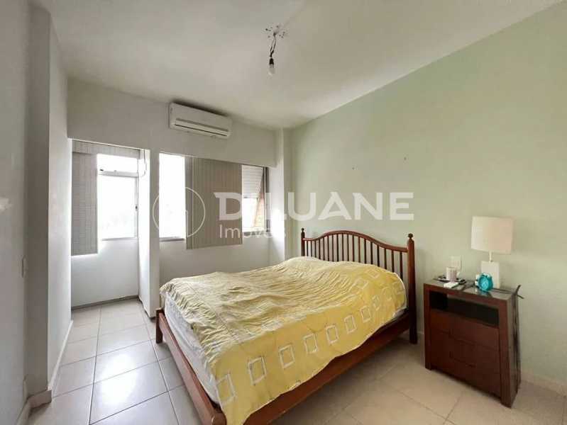 Apartamento à venda com 3 quartos, 159m² - Foto 15