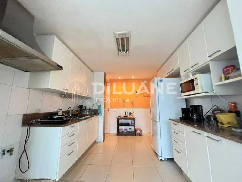 Apartamento à venda com 3 quartos, 159m² - Foto 24