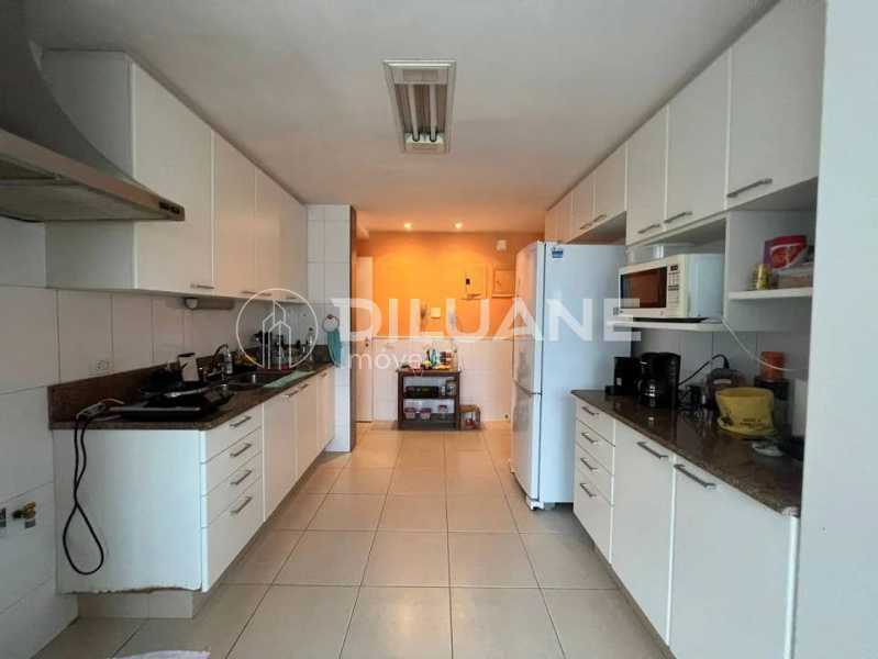 Apartamento à venda com 3 quartos, 159m² - Foto 25