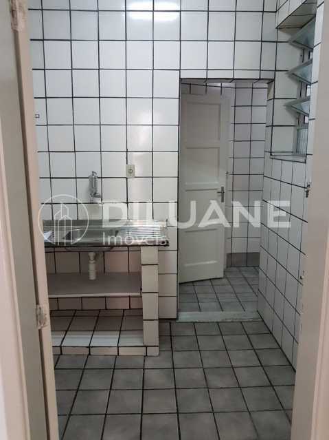 Apartamento à venda com 2 quartos, 70m² - Foto 11