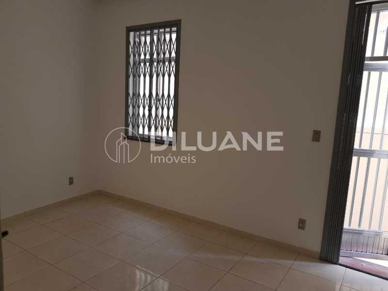 Apartamento à venda com 2 quartos, 70m² - Foto 2