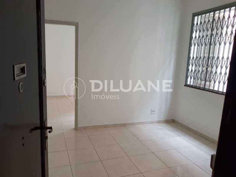 Apartamento à venda com 2 quartos, 70m² - Foto 6