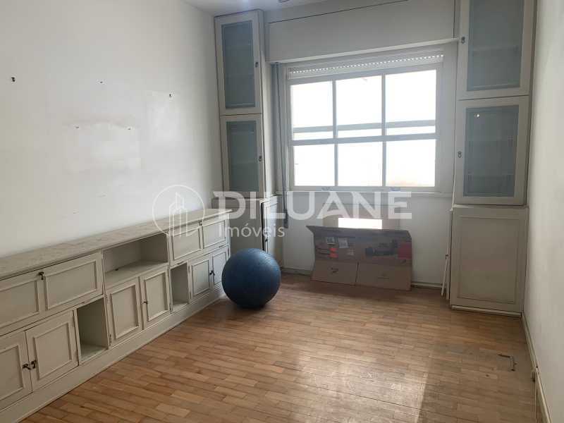 Apartamento à venda com 4 quartos, 222m² - Foto 24