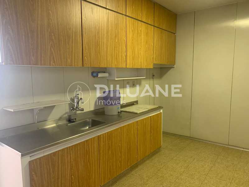 Apartamento à venda com 4 quartos, 222m² - Foto 9