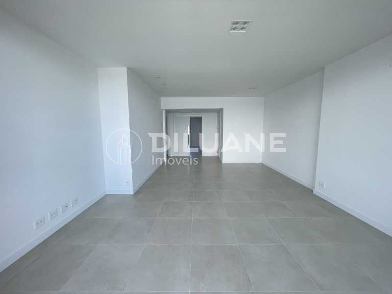 Apartamento à venda e aluguel com 3 quartos, 160m² - Foto 5