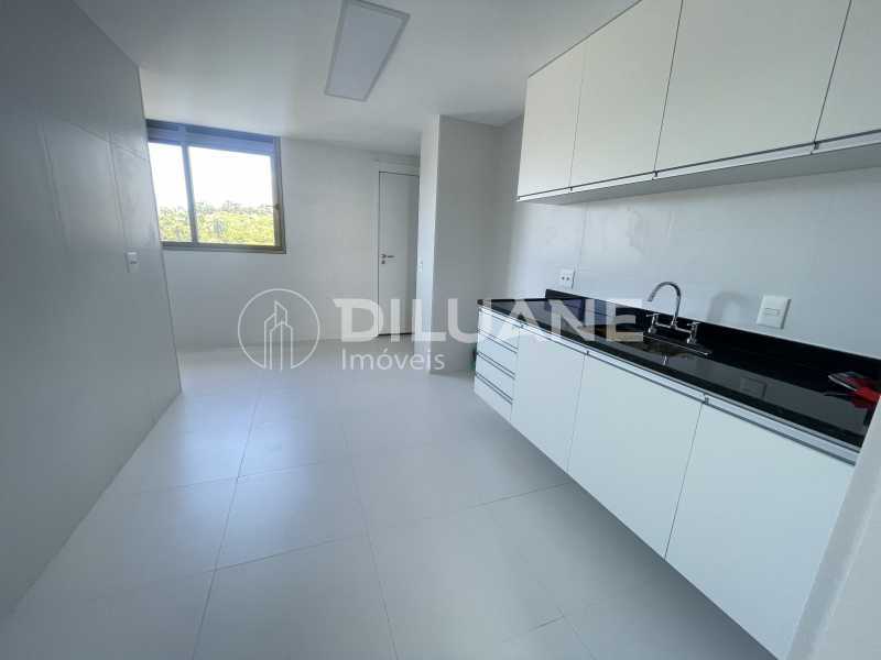 Apartamento à venda e aluguel com 3 quartos, 160m² - Foto 6