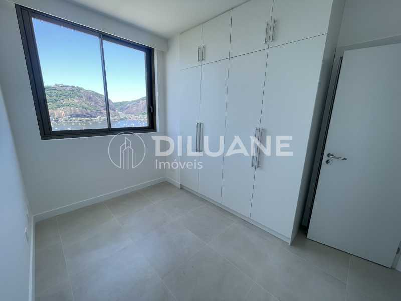 Apartamento à venda e aluguel com 3 quartos, 160m² - Foto 17