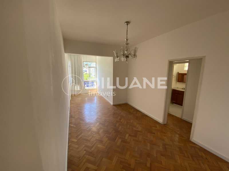 Apartamento à venda com 2 quartos, 74m² - Foto 1