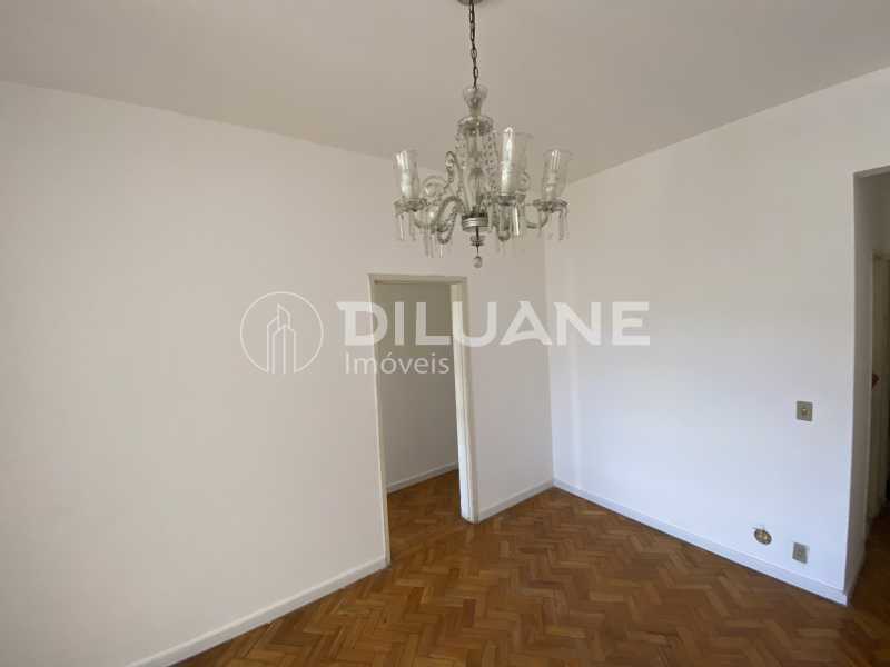 Apartamento à venda com 2 quartos, 74m² - Foto 2