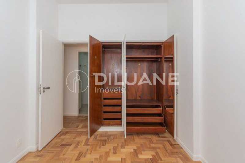 Apartamento à venda com 1 quarto, 74m² - Foto 9