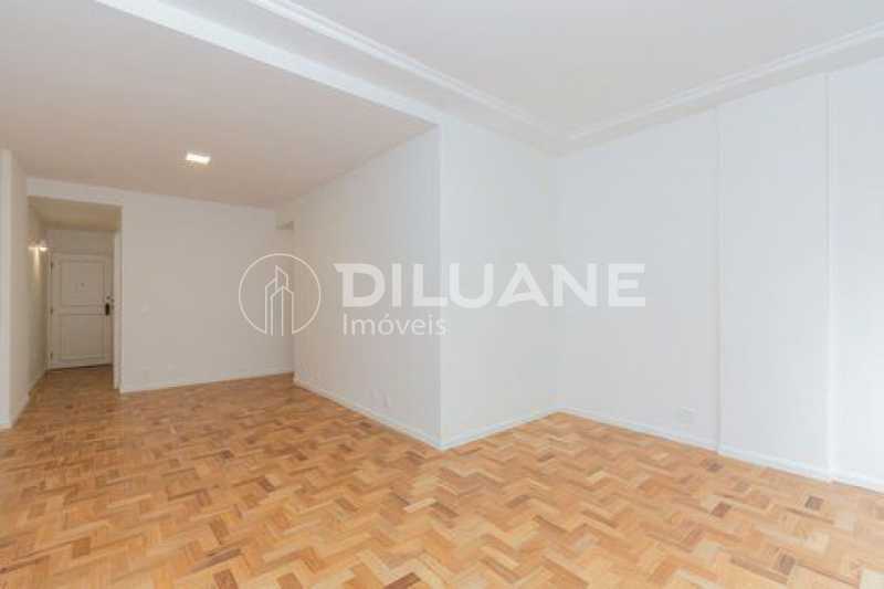 Apartamento à venda com 1 quarto, 74m² - Foto 2