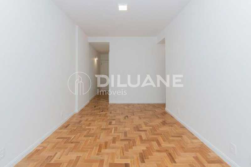 Apartamento à venda com 1 quarto, 74m² - Foto 1