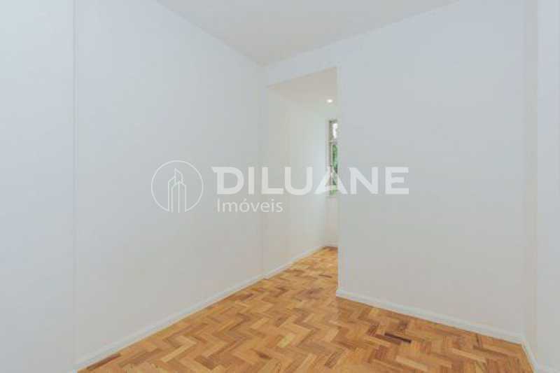 Apartamento à venda com 1 quarto, 74m² - Foto 32