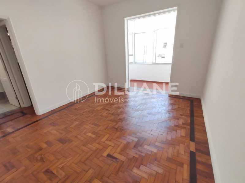 Apartamento à venda com 1 quarto, 50m² - Foto 1