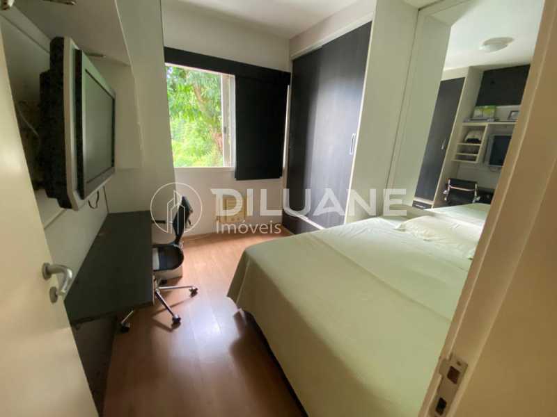 Apartamento à venda com 2 quartos, 86m² - Foto 13